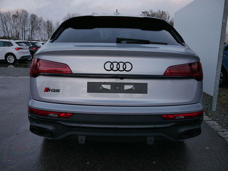 Audi Q5 2023 schwarze Innenausstattung